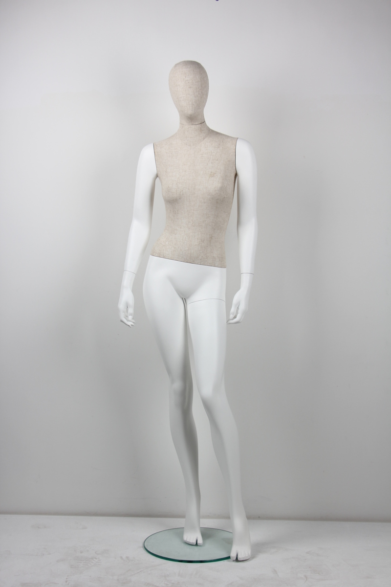 Luxurious female full body mannequin 